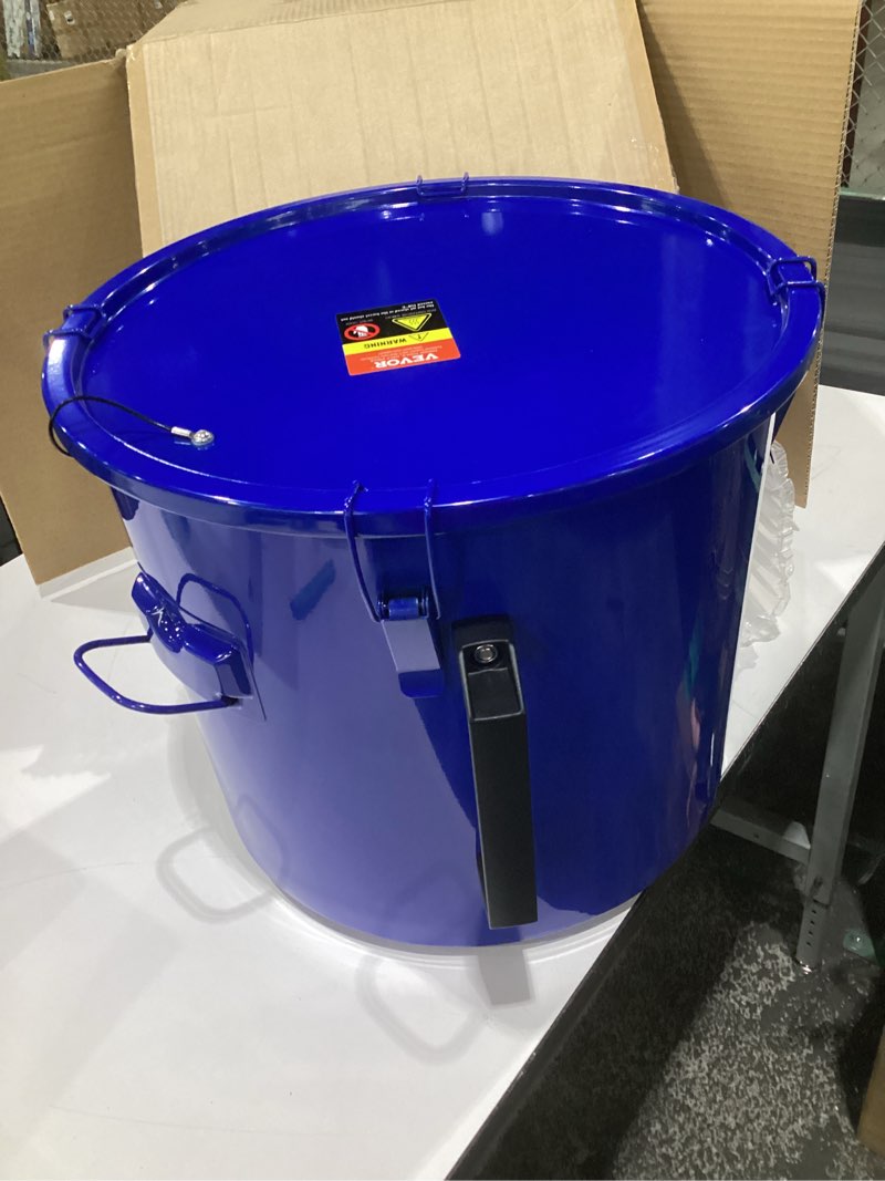 Condition photo showing Good Condition for vevor fryer grease bucket, 10 gal oil disposal caddy carbon steel fryer oil bucket with rust-proof coating, oil transport container with lid, lock clips, filter bag for hot cooking oil filtering, blue blue 10 gallon