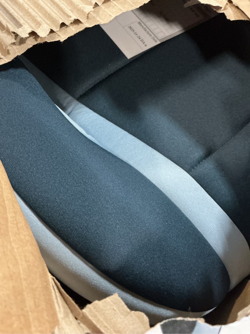 Condition photo showing Good Condition for Cosco Topside Backless Booster Car Seat, Lightweight Booster Seats for Cars 40-100 lbs, Backless Booster Seat for Car, Rainbow Rainbow 1 Pack