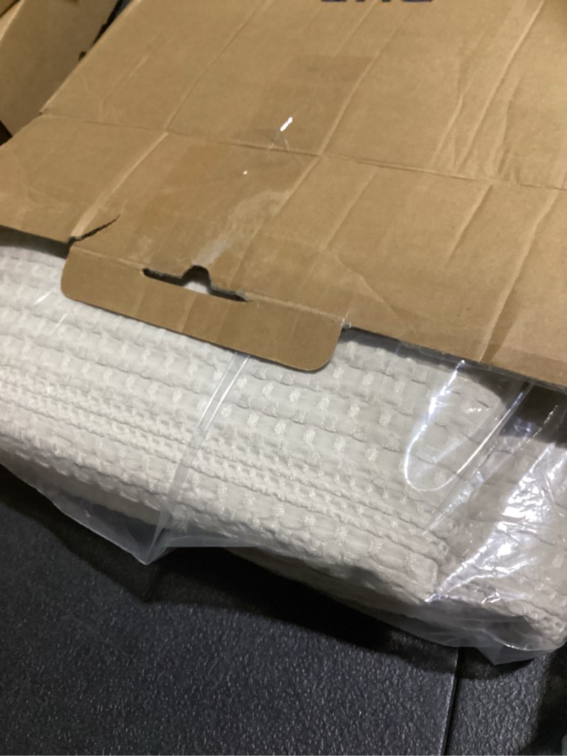 Condition photo showing Good Condition for king.. phf ultra soft waffle weave blanket king size 104\"x 90\"- washed lightweight breathable cozy woven blanket for bed - aesthetic decor for couch bedding sofa home car - light khaki/linen light khaki/linen king(104\" x 90\")