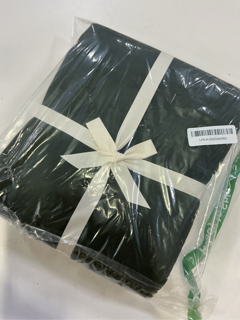 Condition photo showing New/Like New for jiyuan king size duvet cover set, 3-piece - 100% washed cotton, linen-like soft & breathable with zipper closure, includes 104x90 inch cover & 2 pillowcases, solid olive green solid olive green (no comforter) king(104"x90")