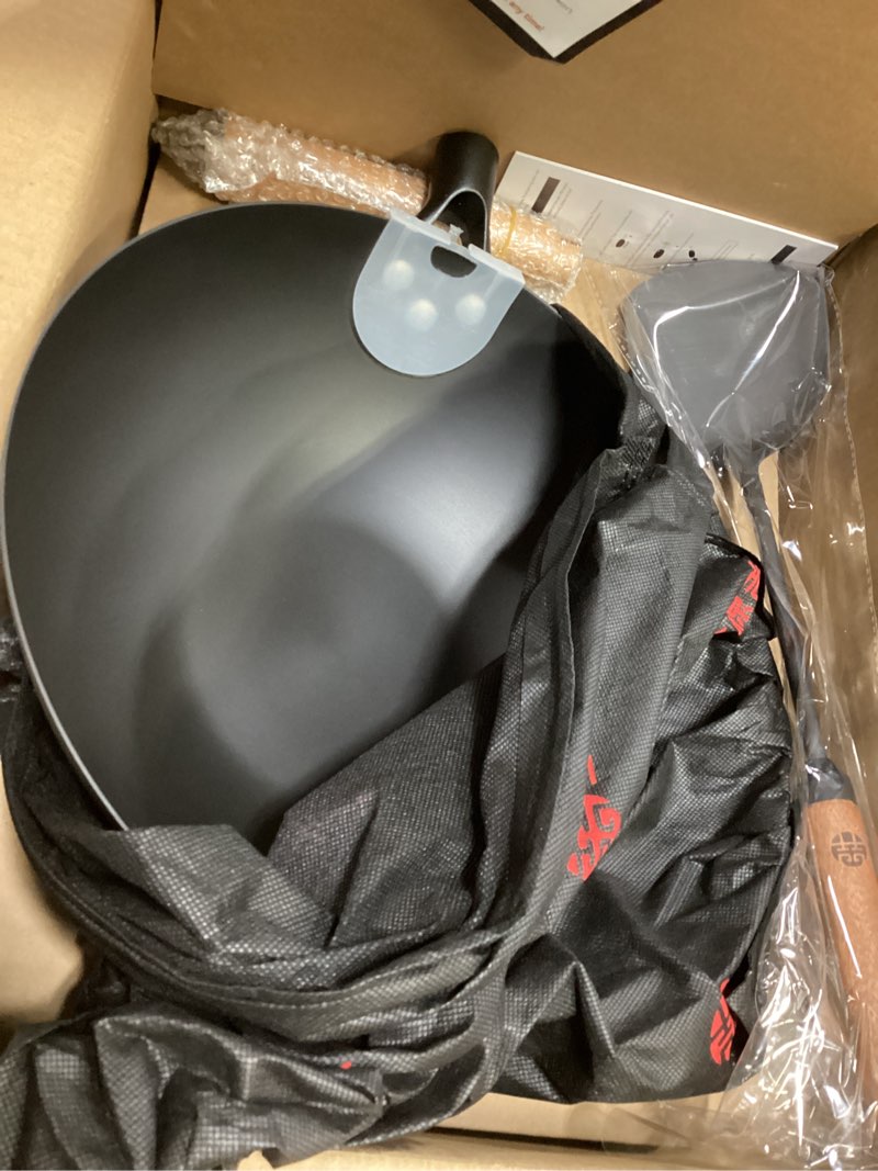 Condition photo showing New/Like New for wangyuanji 11.8" high purity iron wok pan,flat bottom stir fry pan for electric,induction & gas stoves,no chemical coating carbon steel alternative,traditional hand-hammered skillet for cooking 11.8 inch flat bottom