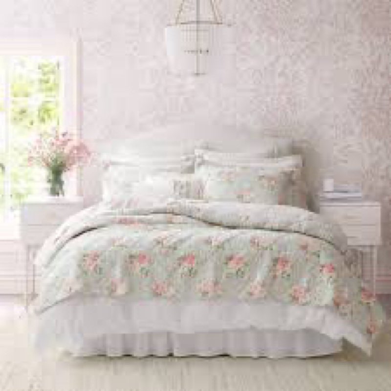 Laura Ashley - Twin Quilt Set, Reversible Cotton Bedding with Matching Sham, Lightweight Home Decor 