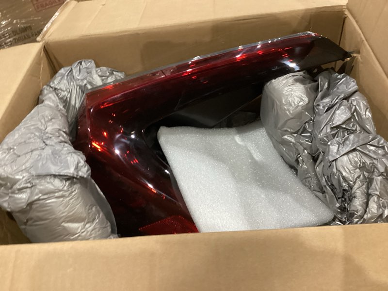 Condition photo showing Good Condition for tail light assembly replacement fit for honda crv 2020 2021 2022 right passenger side taillight assembly brake lamp for 2020 2021 2022 honda c-rv replaces #ho2805122 33500-tla-a21 passenger side 2020-2022