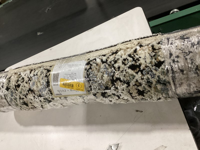 Condition photo showing Good Condition for allen+roth rug