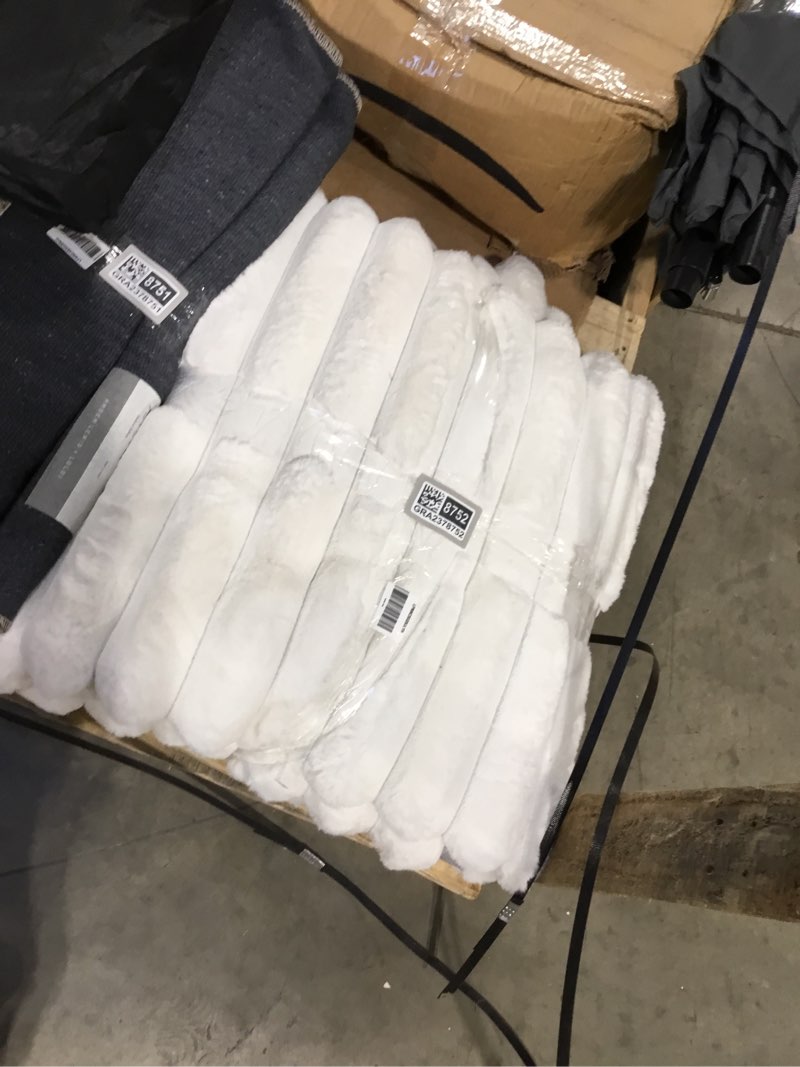 https://lotting-media.assets.bidfta.com/lotting_4b3ef874-887d-4fad-8bc5-4b1888124070
