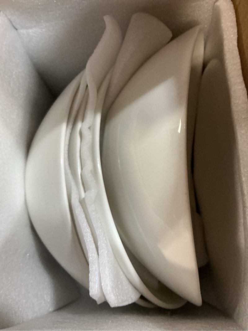Condition photo showing New/Like New for dowan 9.25" serving bowls, large oval serving dishes for wedding and dinner parties, 35 oz for salad, side dishes, pasta, oval shape, microwave & dishwasher safe, set of 4, soft white 9.25'' oval - 4 set