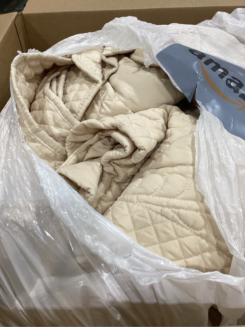 Condition photo showing As Is for cmfshape oversize king bedspread 128"x120",3 piece california king quilt,lightweight bed quilt set for all season,modern geometric pattern bedding set beige beige super king 120"x128"
