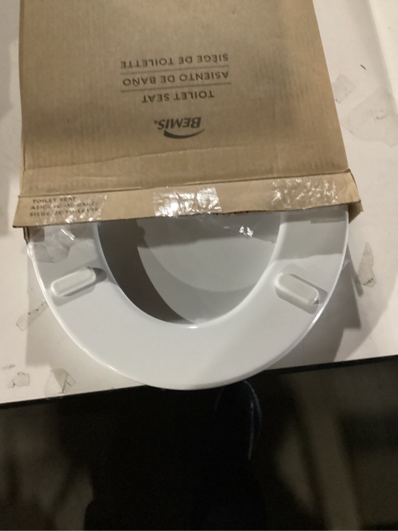 Condition photo showing Good Condition for Bemis Round Enameled Wood Toilet Seat in Cotton White with Easy•Clean Hinge