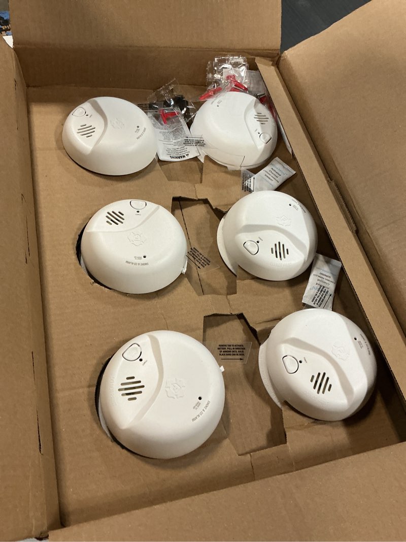 Condition photo showing Good Condition for first alert smico100 battery-operated combination smoke & carbon monoxide alarm -pack 6 6-pack precision detection smico100