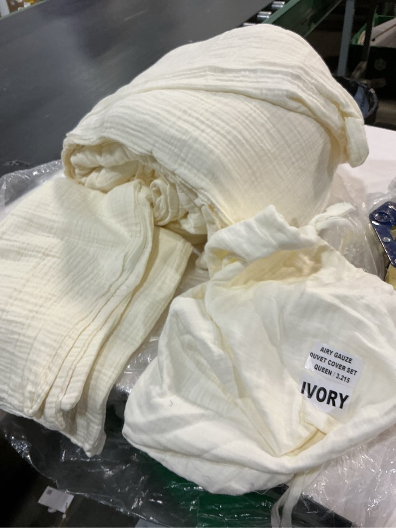 Condition photo showing Good Condition for quince airy gauze duvet cover set queen / ivory