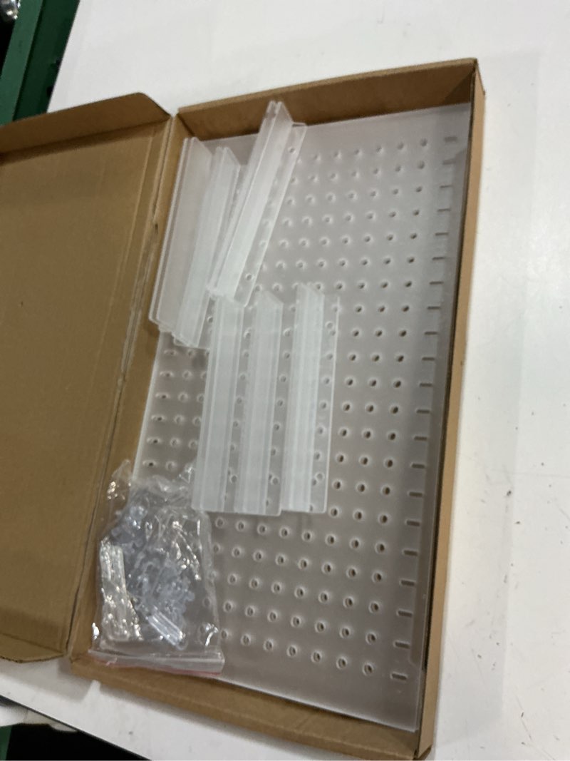 Condition photo showing Good Condition for acrylic fish tank divide75/125gallon tank divider,adjustment clear fish tank separator set with suction cups (75/125gallon)