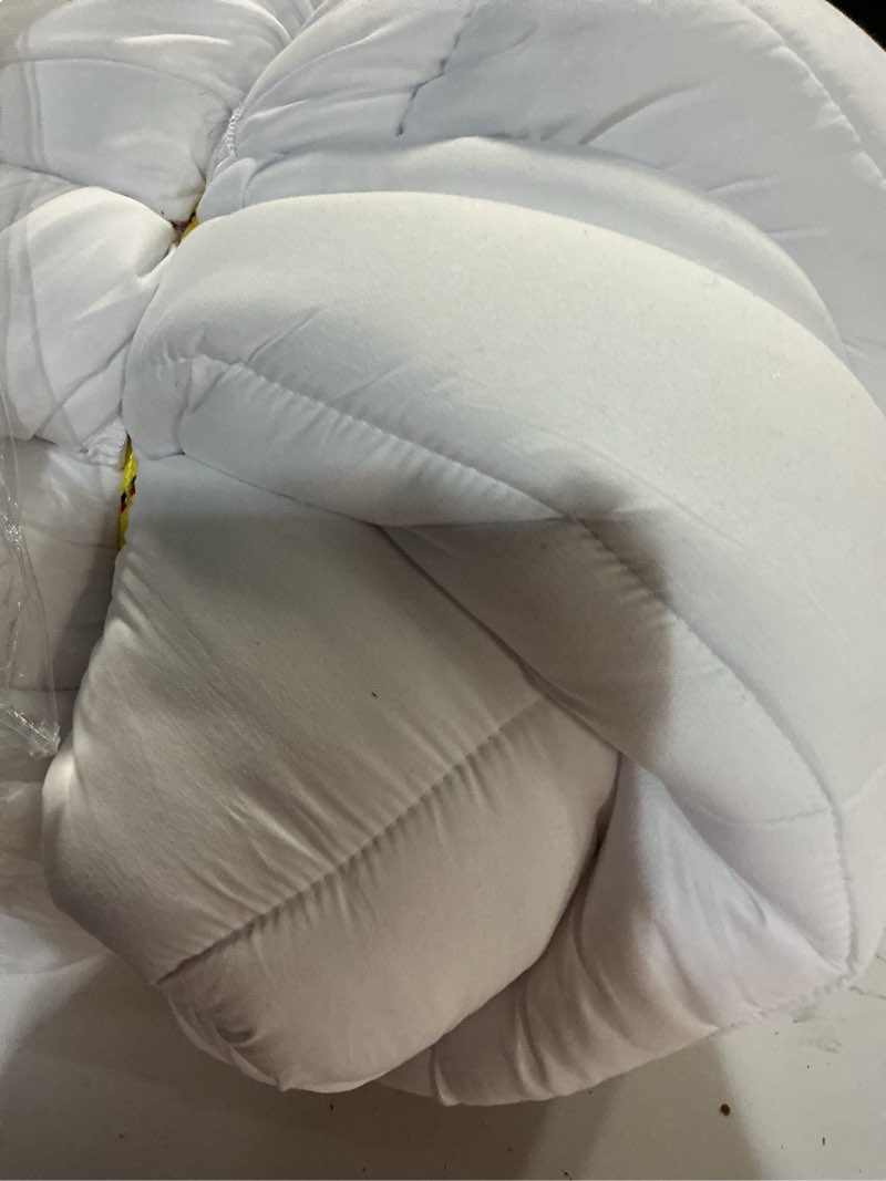 Condition photo showing Good Condition for Ultra Soft Queen Size Mattress Topper - Viscose Made from Bamboo Pillow Top Mattress Pad for Back Pain Relief - Naturally Cooling for Hot Sleepers, Green Green Queen