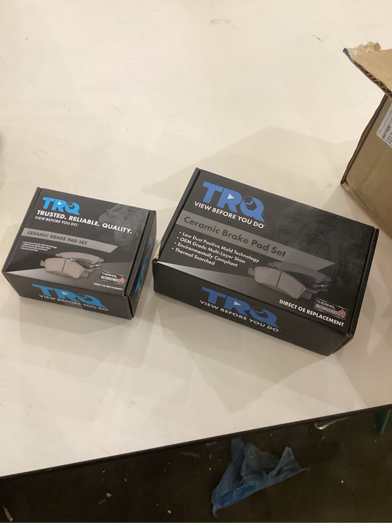 Brake pad sets