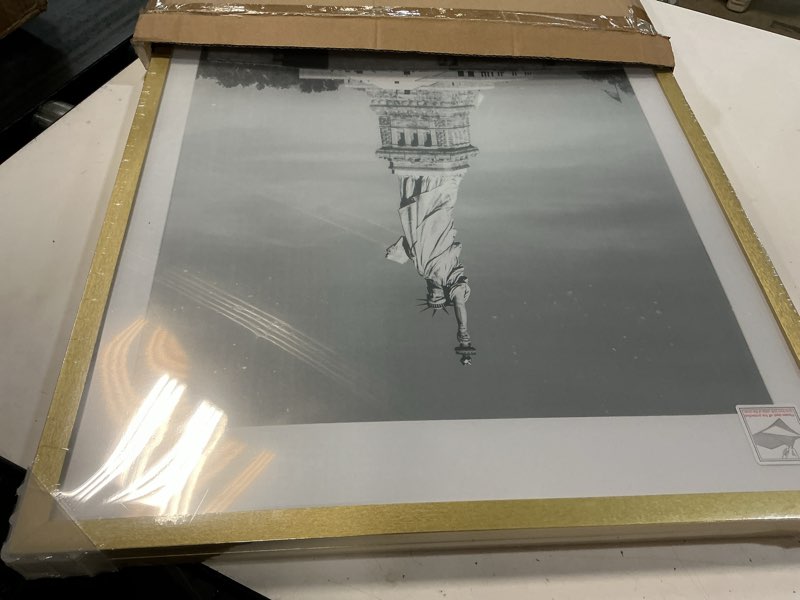 Condition photo showing New/Like New for enjoybasics 18x24 picture frame, display poster 16x20 with mat or 18 x 24 without mat, wall gallery photo frames, gold, 2 pack gold 18x24