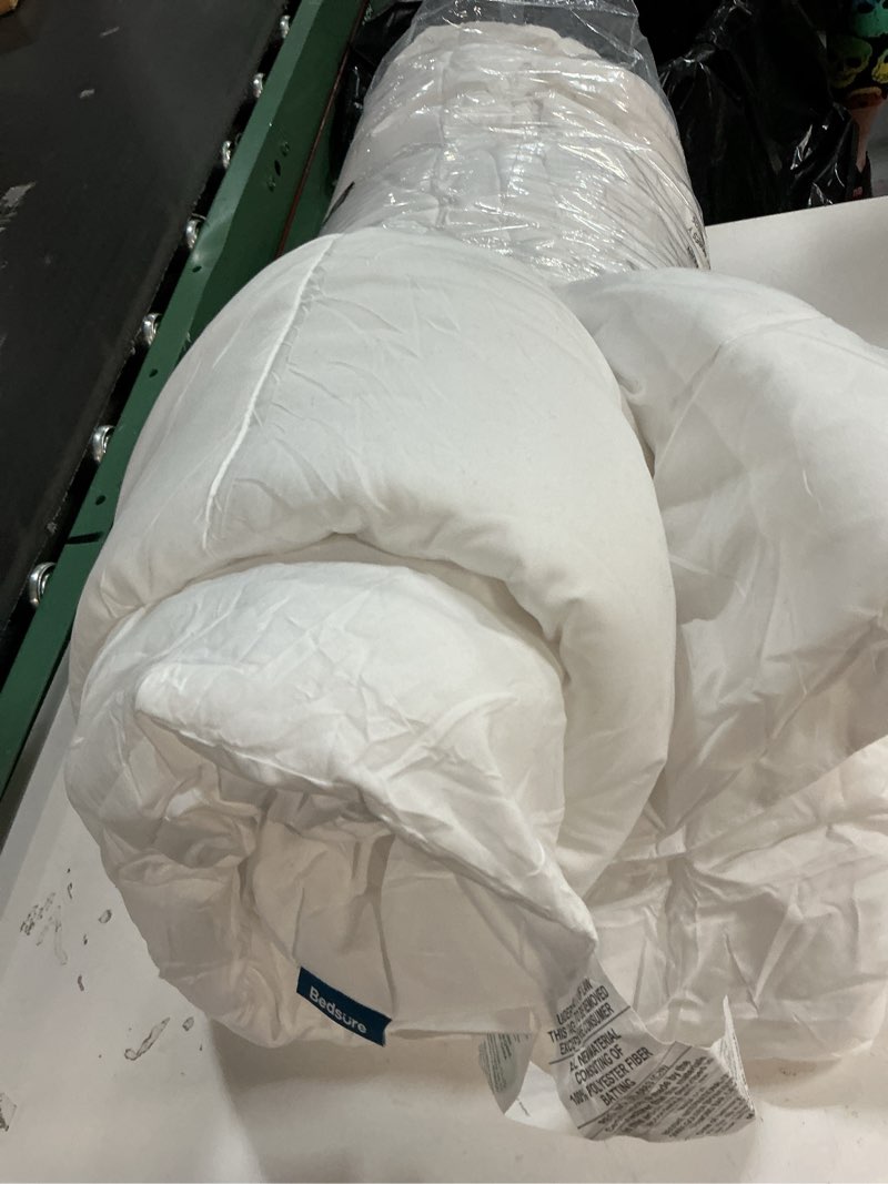 Condition photo showing Good Condition for bedsure comforter duvet insert - quilted white comforters king  size 102 inx 90 in 