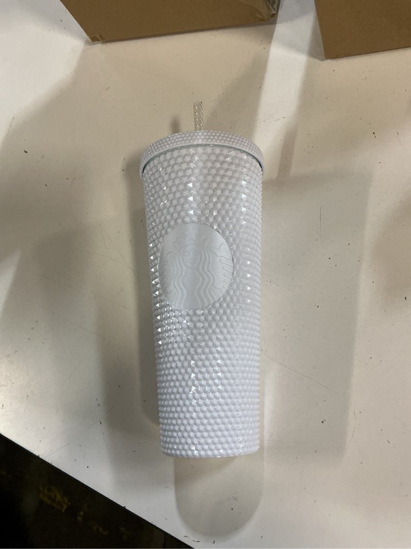 Condition photo showing New/Like New for plstc cld cup bling 24oz siren core fy24