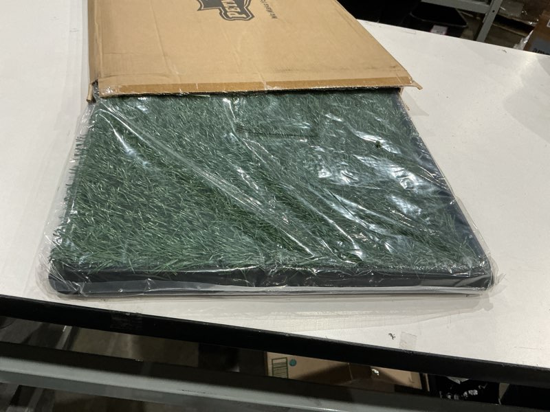Condition photo showing New/Like New for artificial grass puppy pad for dogs and small pets ? reusable potty-training pad with tray ? dog housebreaking supplies by petmaker (16 x 20)