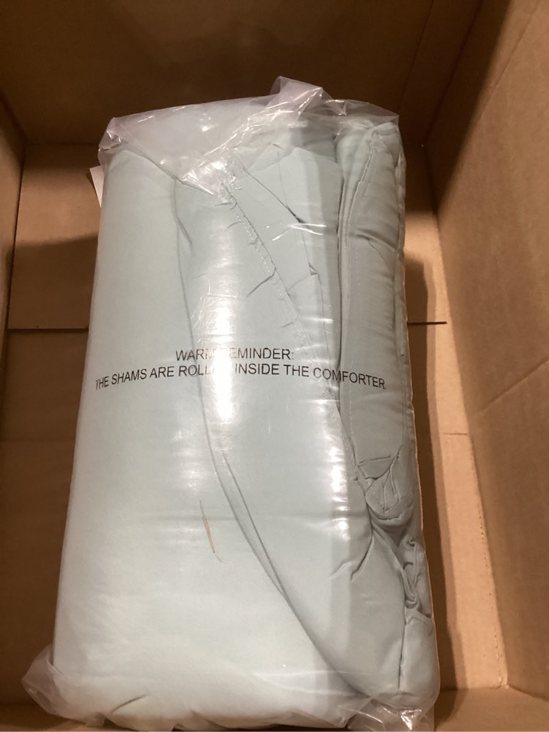 Condition photo showing New/Like New for Amazon Basics Soft, Lightweight Queen Size Comforter Sets, All-Season Down-Alternative 3-Piece Bedding Set, Pinch Pleat Design, Full/Queen Size, Spa Blue Spa Blue Full/Queen