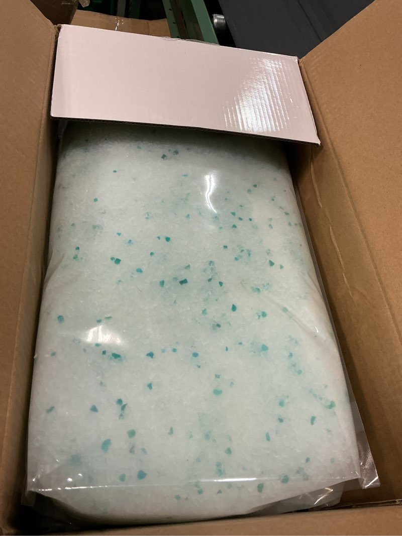Condition photo showing New/Like New for tracksless litter pearls cat litter, white, clear and blue crystals,20 lb litter pearls tracksless cat litter,tllp20