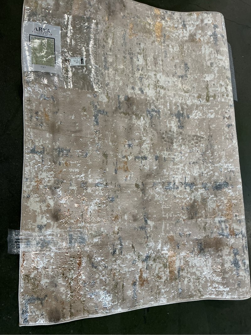 ARYA area rug 5’x7’ beige/ gold 