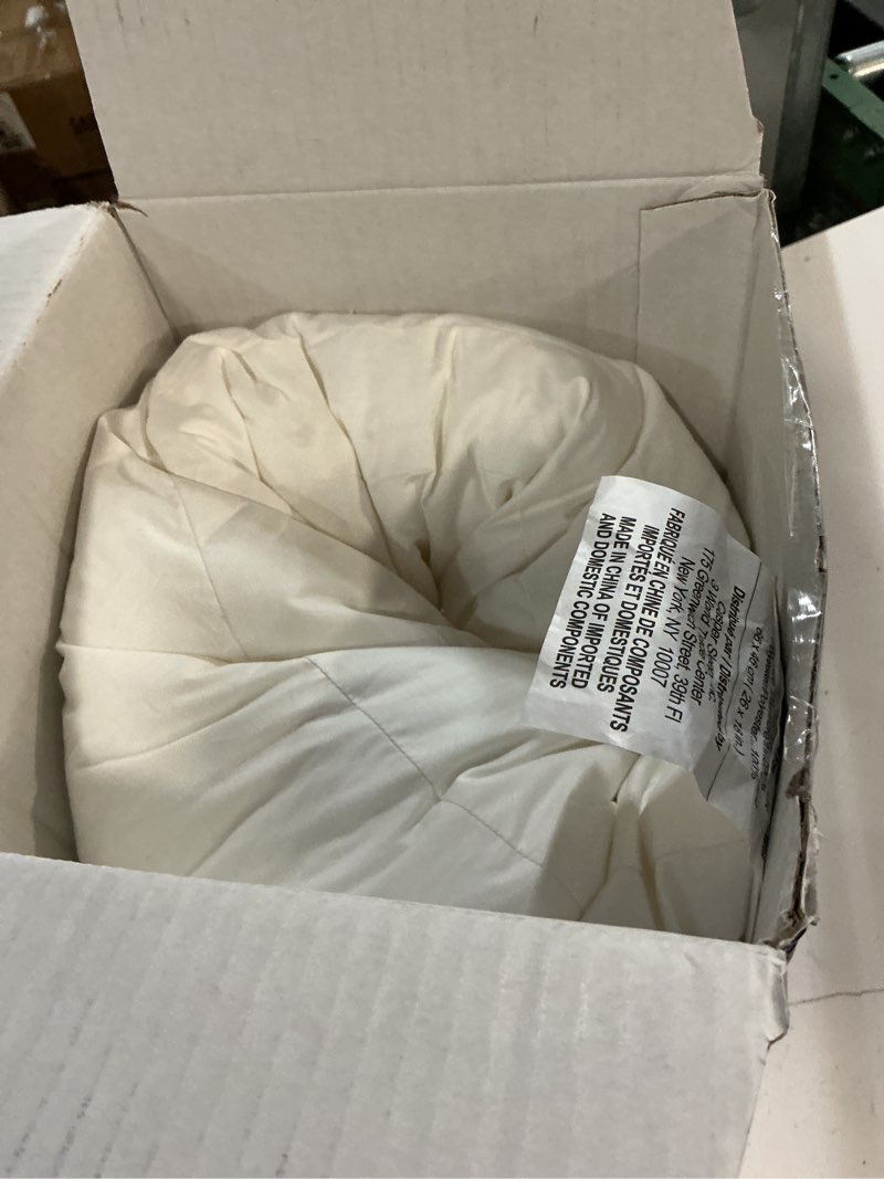 Condition photo showing Good Condition for casper sleep essential pillow, standard size – medium soft feel, down-alternative fill, supports side, back & stomach sleepers standard essential pillow single pack