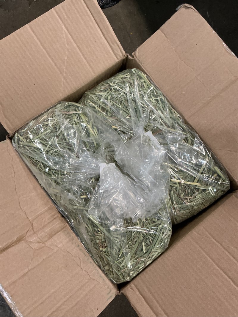 Condition photo showing As Is for kaytee forti diet timothy hay for rabbits, guinea pigs, hamsters, chinchillas and other small animals, 11.25 pounds
