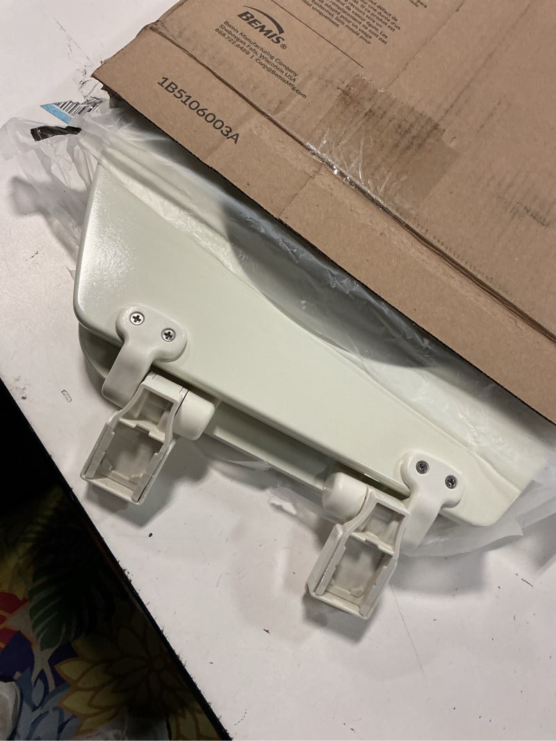 Condition photo showing Good Condition for Bemis Ashland Modern Wood Toilet Seat with Decorative Edge, Slow Close, Secure Hinges, Made in USA, Round, Biscuit Round Biscuit