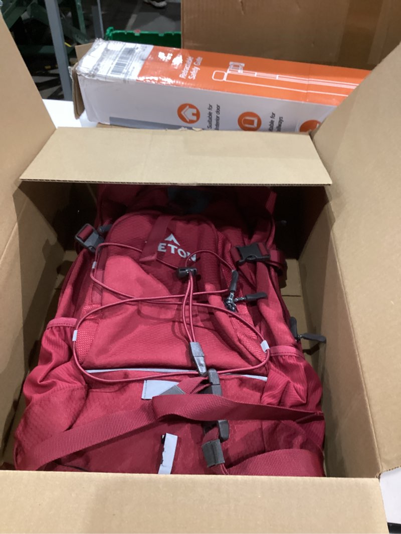 Teton Oasis Hydration Backpack – Lightweight Water Pack with Bladder for Hiking, Running, Cycling, B