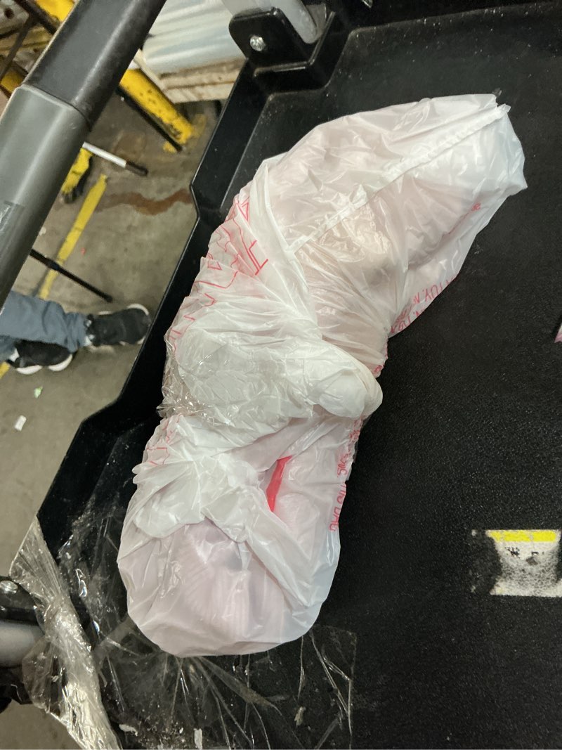 https://lotting-media.assets.bidfta.com/lotting_4c1e93da-5507-4b47-8a1a-1b0bc3d44a7a