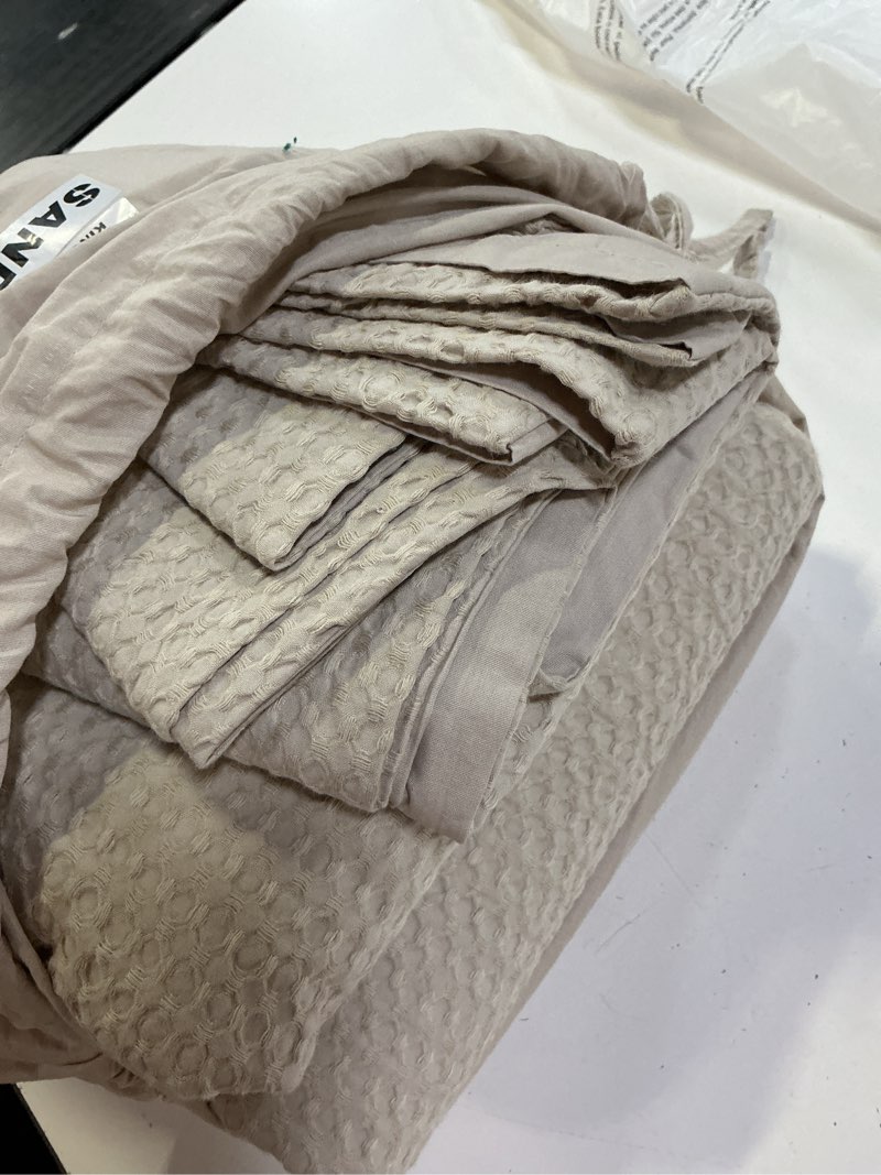 Condition photo showing Good Condition for quince organic luxe honey comb duvet cover set sand, king
