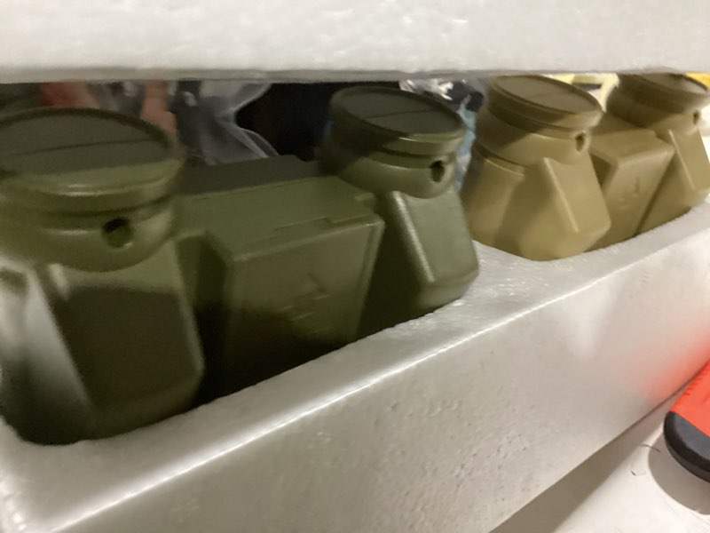 Condition photo showing Good Condition for Fistone 1/24 RC Battle Tank Set - Remote Control T90 & Leopard Tanks with Realistic Sounds, Lights, Life Indicators, and Spray Effects - Military Toy for Kids & Adults