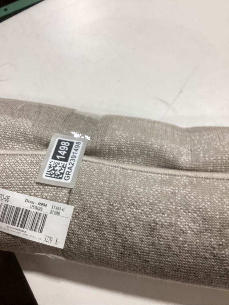 Condition photo showing New/Like New for Loloi Amber Lewis Monty Collection MOT-04 Taupe/Beige 5'-3" x 7'-6", .50" Pile Height, Accent Rug Taupe / Beige 5'3" x 7'6" (Rectangular)