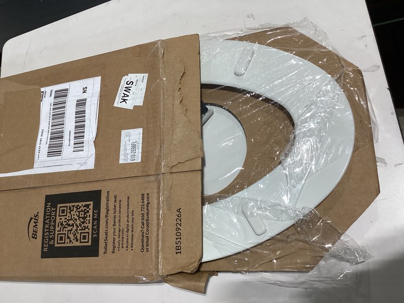 Condition photo showing Good Condition for bemis residential molded wood toilet seats white