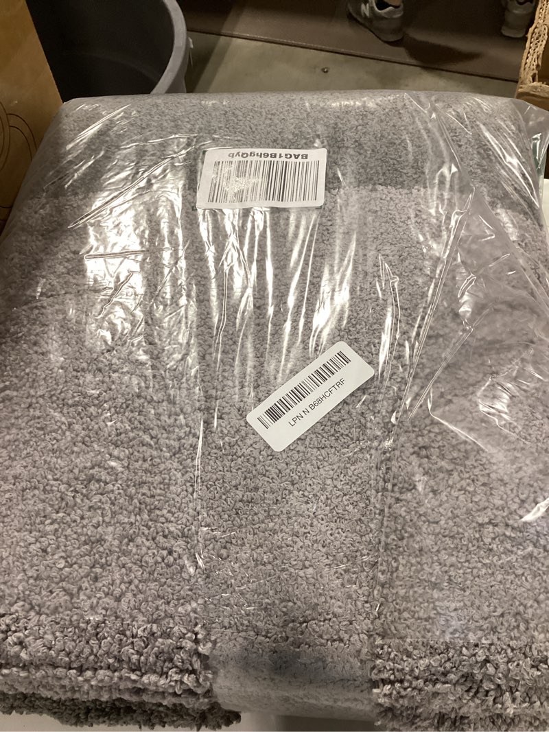 Condition photo showing Good Condition for anllugs bathroom rugs 30" x 46", non-slip extra soft absorbent bath rugs, machine washable quick dry bath mats for bathroom floor, shower, bathtub and sink, grey & dark grey 30" x 46" grey & dark grey