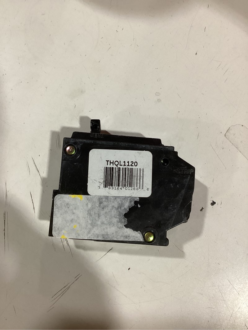 Condition photo showing Good Condition for Connecticut Electric General Electric THQL1120 Circuit Breaker, 1-Pole 20-Amp Thick Series, Black