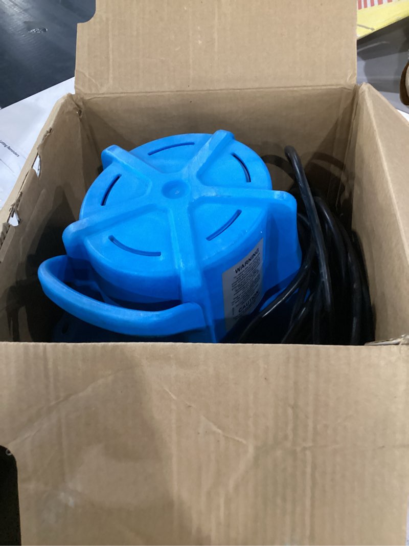 Condition photo showing Good Condition for little giant apcp-1700 115-volt  1/3 hp  1745 gph  automatic  submersible  swimming pool cover pump with 25-ft. cord  light blue  577301