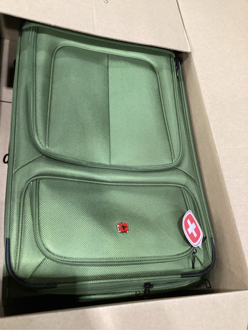 Condition photo showing Good Condition for swiss gear travel suitcase