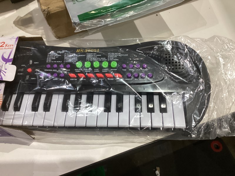 Condition photo showing New/Like New for ekkbhki 32 keys kids piano keyboard toys, multifunction keyboard for kids - children early learning educational music piano toys for 3-8 year old boys and girls (black)