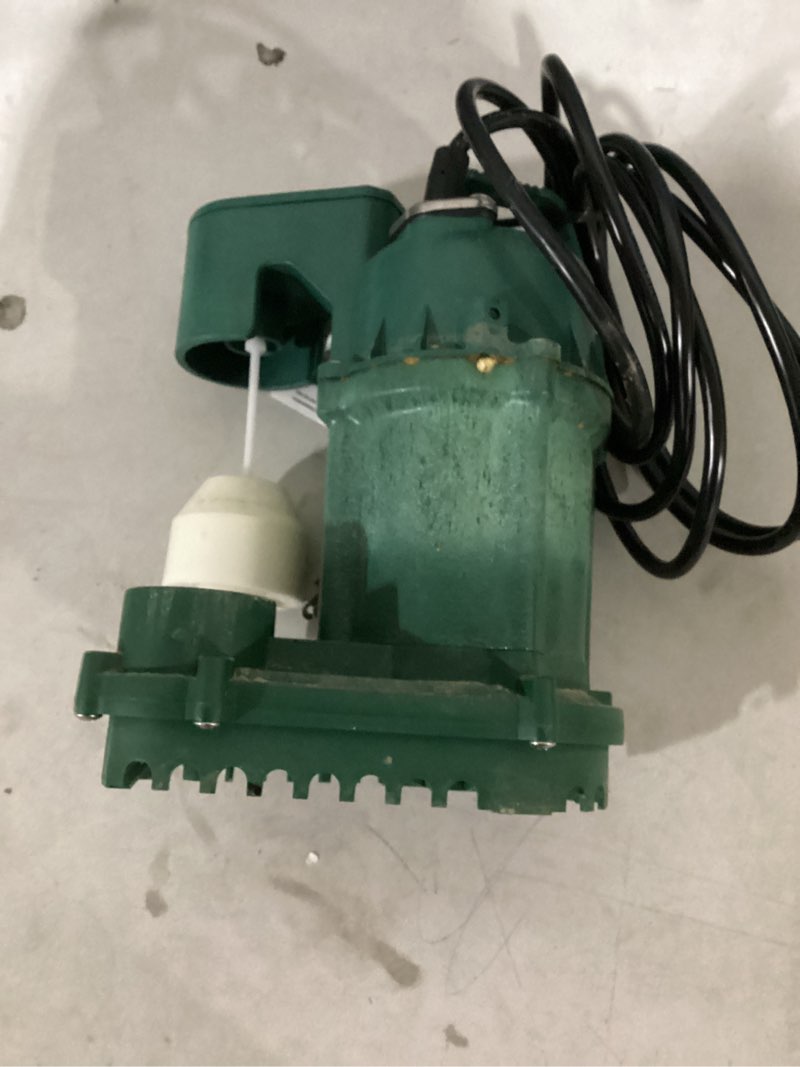Condition photo showing As Is for zoeller1/3 hp cast iron submersible sub pump