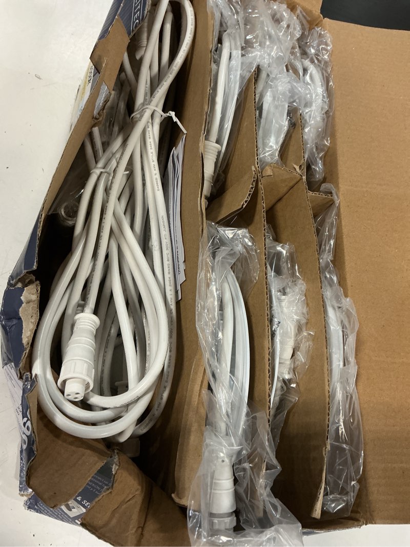 Condition photo showing Good Condition for utilitech color choice white 6-in 850 lumen switchable white w/ quick connect dimmable led recessed downlight 6pk