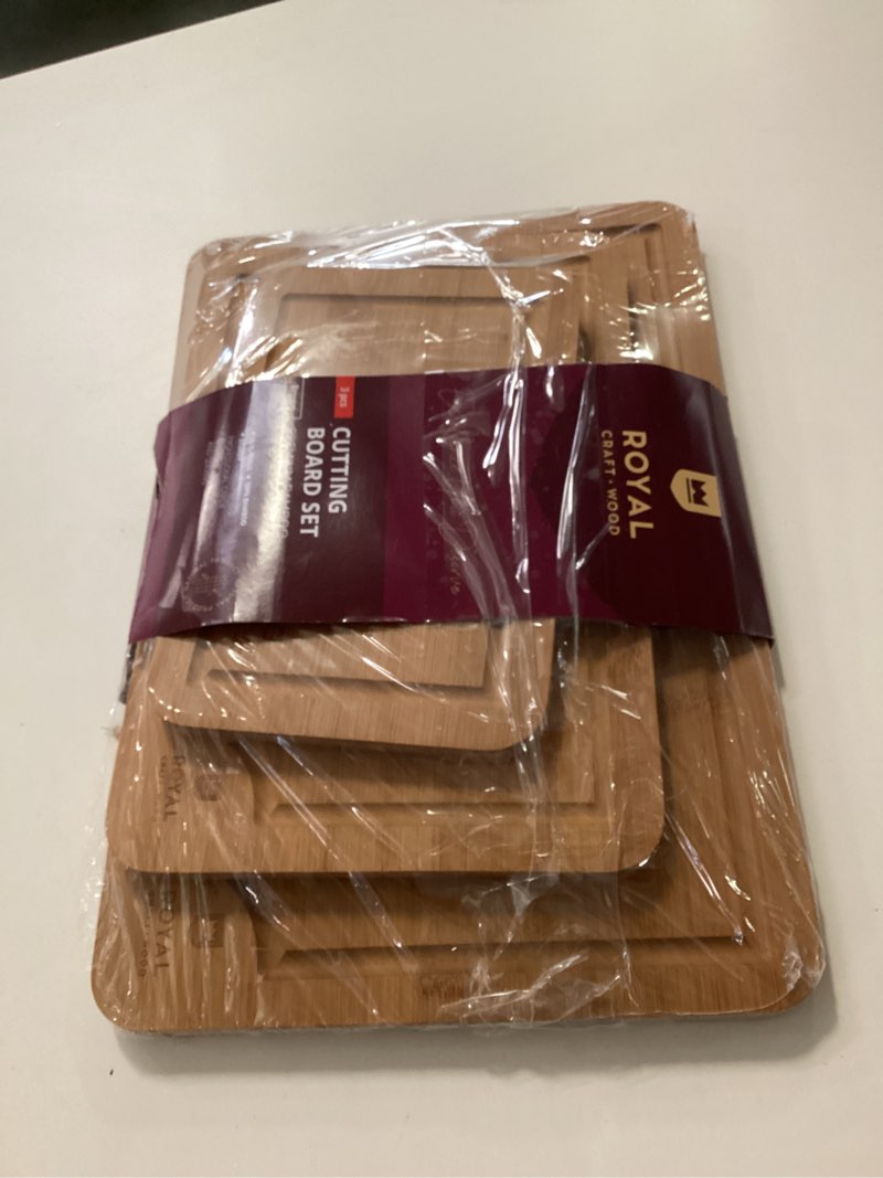https://lotting-media.assets.bidfta.com/lotting_4c98bc8a-d800-434f-b863-b5f051ca2d8a
