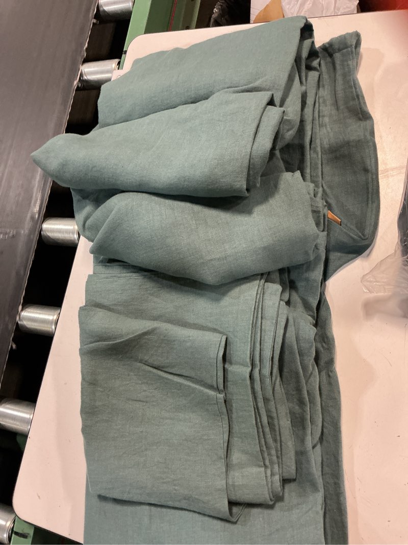Condition photo showing As Is for quince european linen duvet cover set king hunter green