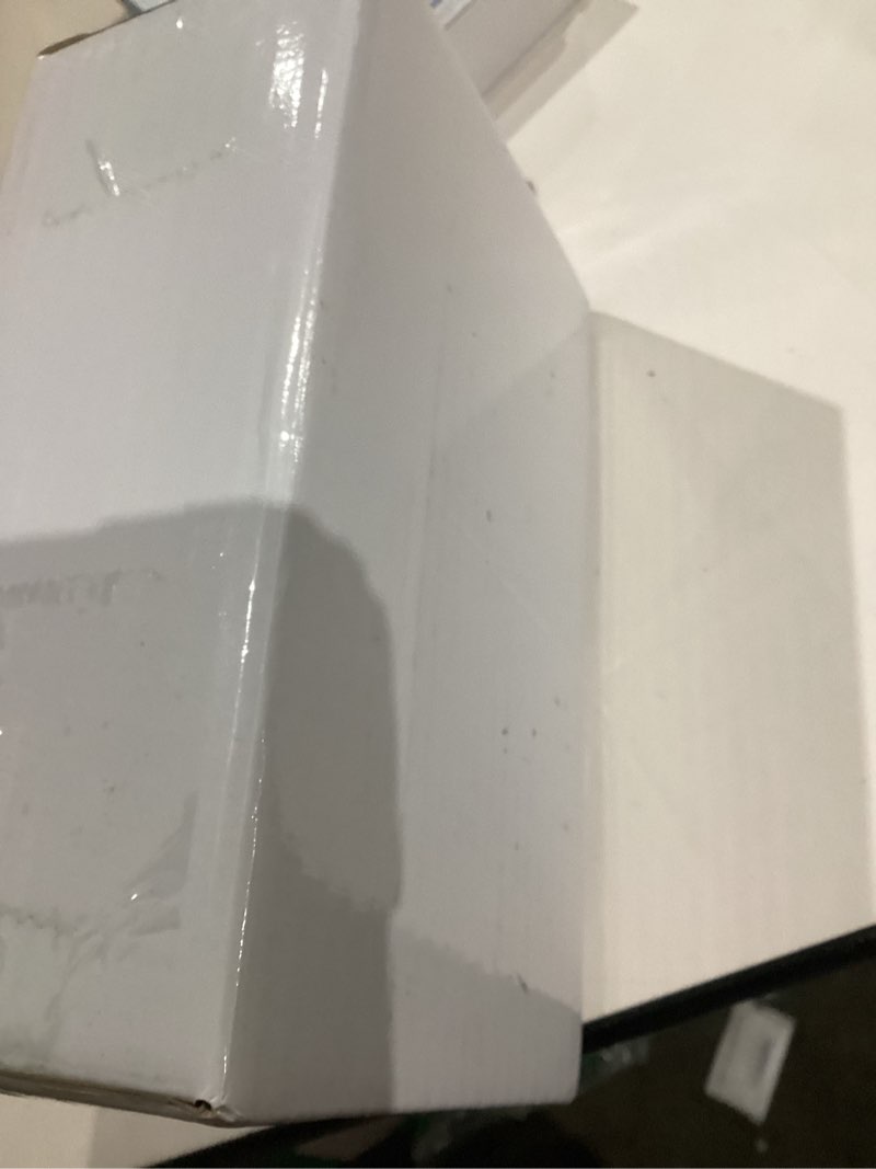 Condition photo showing Good Condition for Gomakren Soup Spoons Set of 6, Asian Soup Spoons 6.5 Inch Ramen Spoons, Christmas Ceramic Chinese Spoon Set for Soup, Cereal, Pho, Noodles, Dumpling, Miso, Wonton, Dishwasher Safe, Creamy White