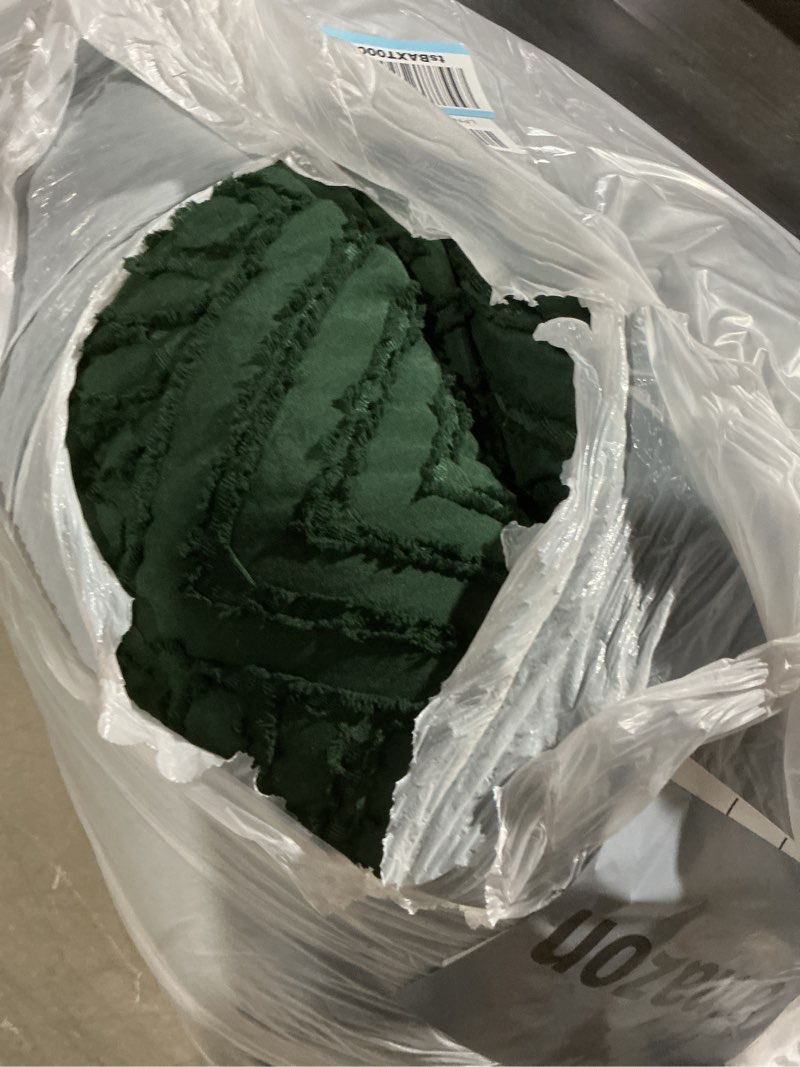 Condition photo showing As Is for litanika california king comforter set emerald green, 3 pieces dark green tufted boho farmhouse bedding comforter set, lightweight fluffy all season comforter set (104x96in comforter & 2 pillowcases) 05-emerald green california king (104"x96")