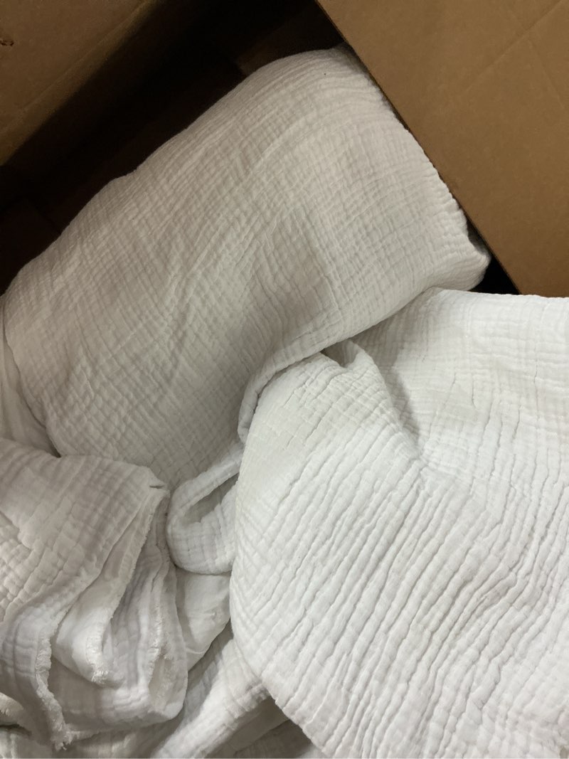 Condition photo showing As Is for wdcozy white cloud quilt set twin size, lightweight soft cross stitch bedspread, farmhouse rustic country coverlet, spring summer thin comforter, 2 pieces, 1 pillow sham, 68x90 inches white with white stitching twin