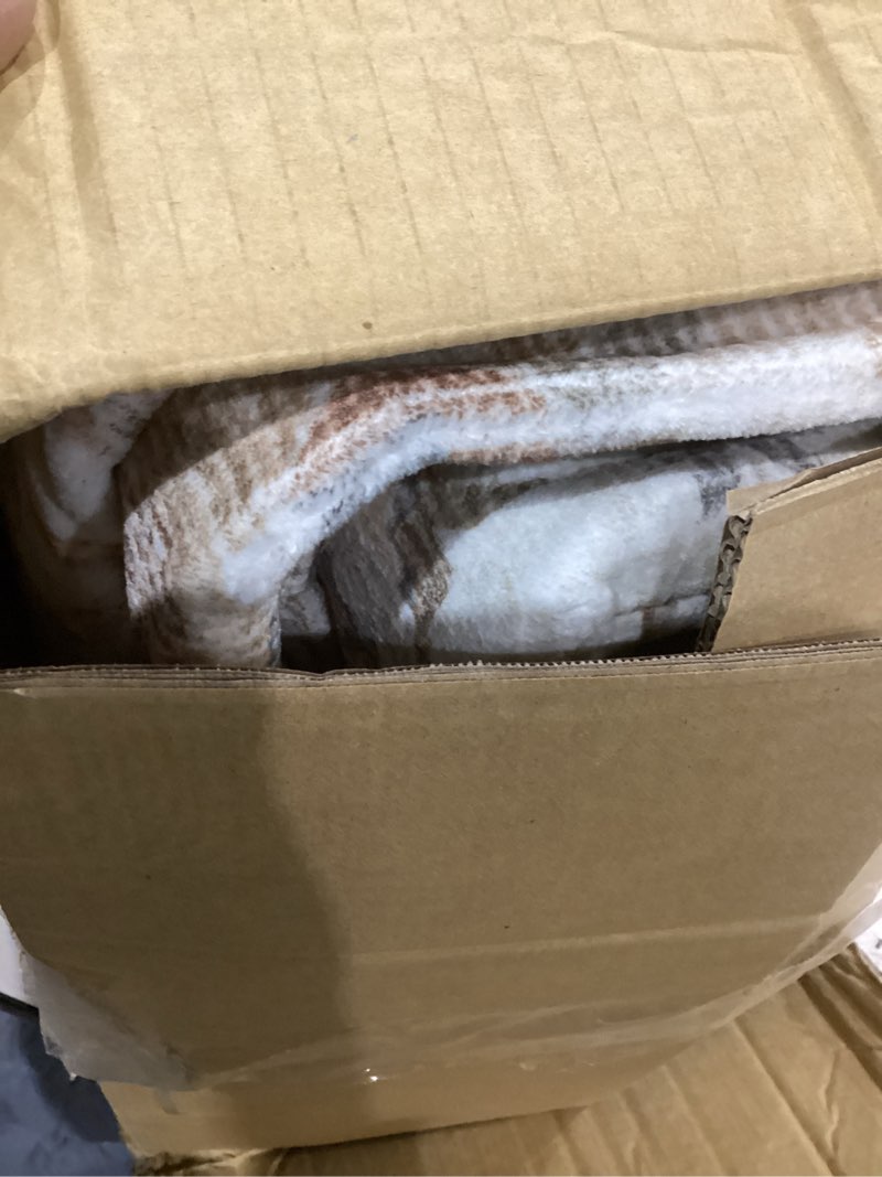 Condition photo showing Good Condition for AMADA HOMEFURNISHING 9x12 Area Rugs, Low-Profile Large Washable Area Rug with Non-Slip Backing & Durable Edge Binding, Vintage Rugs for Living Room, Bedroom & Dinning Room 9' x 12' (Rectangular) Beige