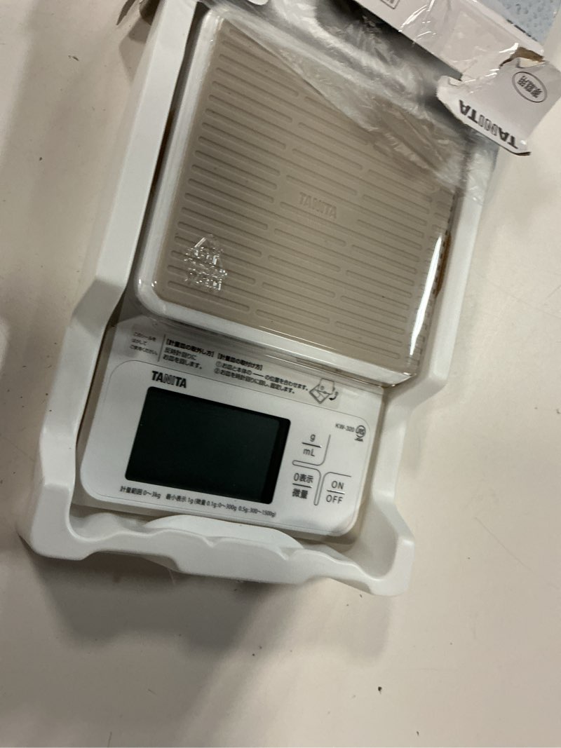 Condition photo showing Good Condition for Tanita KW-320 WH Cooking Scale, Kitchen Scale, Waterproof, Digital, 6.6 lbs (3 kg), 0.1 g Unit, Washable Kitchen Scale 6.6 lbs (3 kg) 0.1 g Single Item