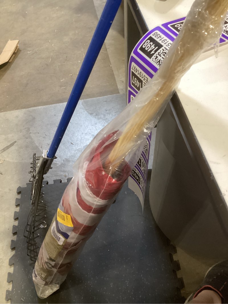 Condition photo showing Good Condition for independence flag us pole set