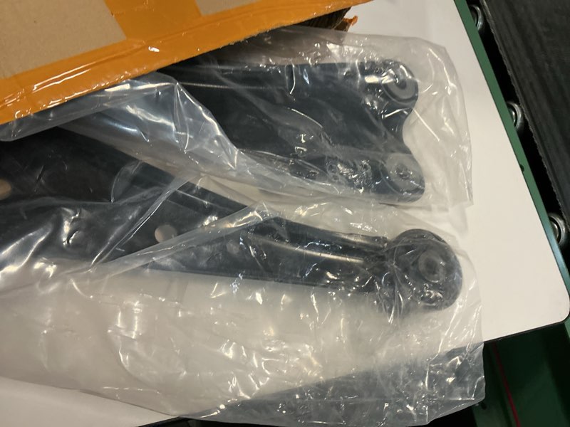 Condition photo showing New/Like New for MOTOKU Pair Rear Lower Forward Suspension Control Arm for Toyota RAV4 2006-2010