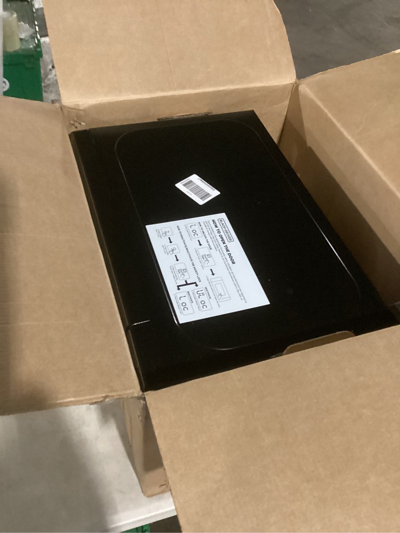 Condition photo showing Good Condition for black+decker em720cb7 digital microwave oven with turntable push-button door, child safety lock, 700w, stainless steel, 0.7 cu.ft 0.7 cu. ft.